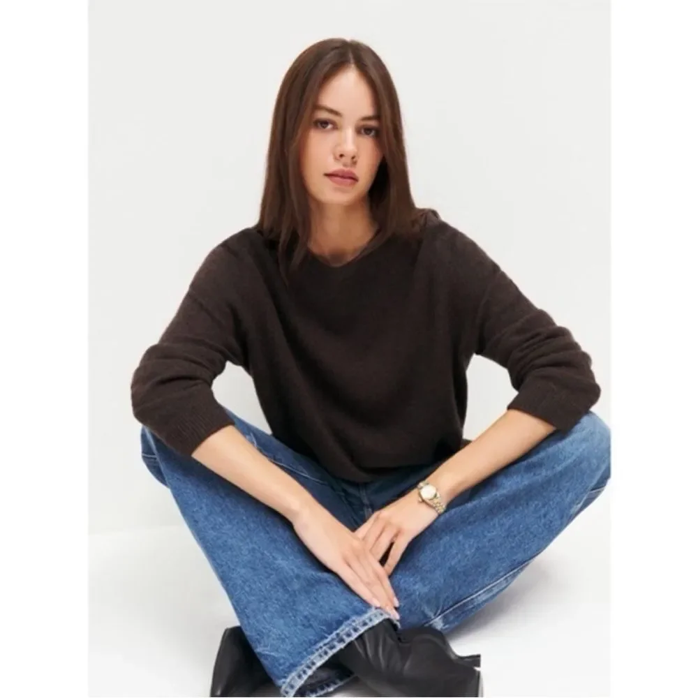 Reformation Cashmere Boyfriend Knit Crew Neck Sweater Compost Brown